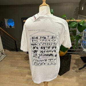 Uniqlo White Museum of Modern Art Graphic Tee-NWT